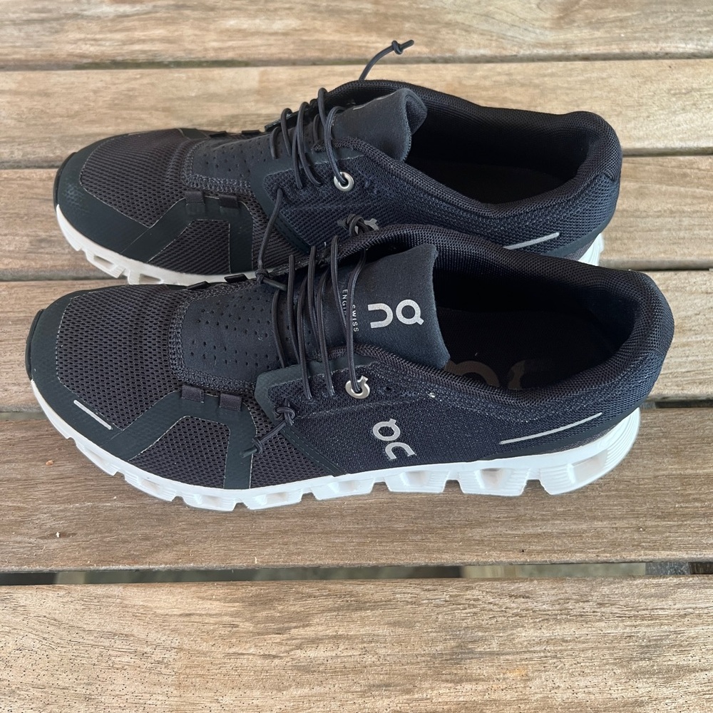 Women’s Black ON running shoe
